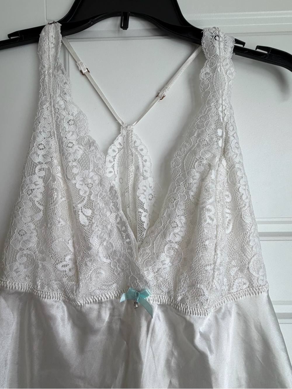 Flora Nikrooz White Lace Chemise slip lingerie with Light Blue Bow sz M